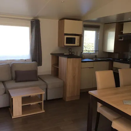 Charmant - Piscine - Clim - Familial Apartmán *